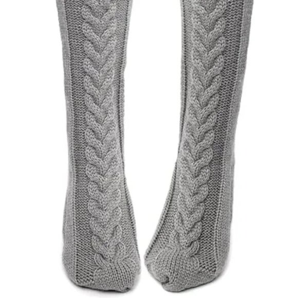 Warm cable knitted high socks - Picture 2 of 4